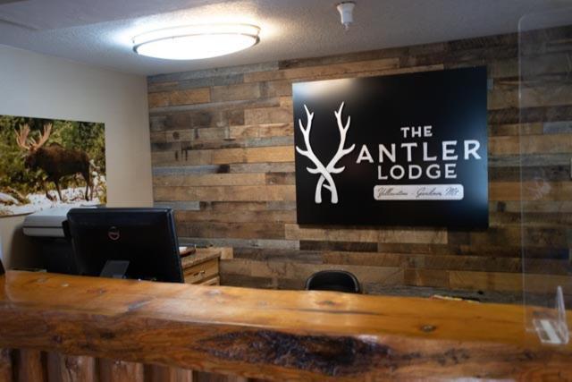 The Antler Lodge - Gardiner Εξωτερικό φωτογραφία
